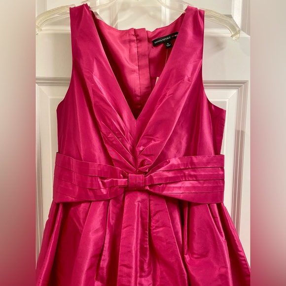 NWT Banana Republic Mad Men Betty Dress 60's Women's Pink Fushia Silk Size 6 - Picture 2 of 11
